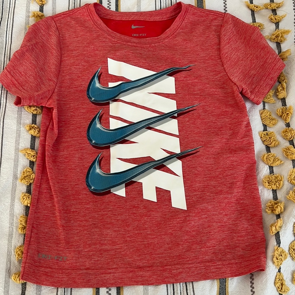 Boys Nike dri fit Tee